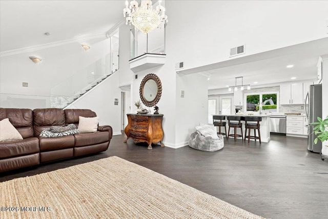 19 Hillside Road, Manalapan, NJ 07726