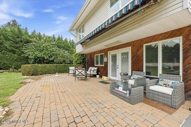 19 Hillside Road, Manalapan, NJ 07726