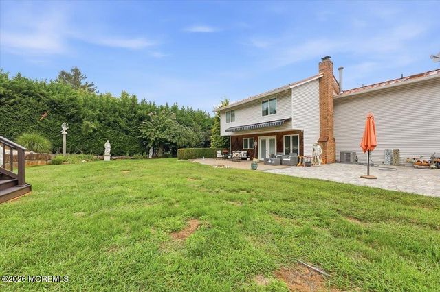 19 Hillside Road, Manalapan, NJ 07726