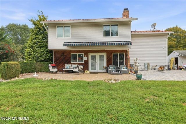 19 Hillside Road, Manalapan, NJ 07726