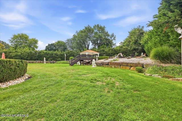 19 Hillside Road, Manalapan, NJ 07726