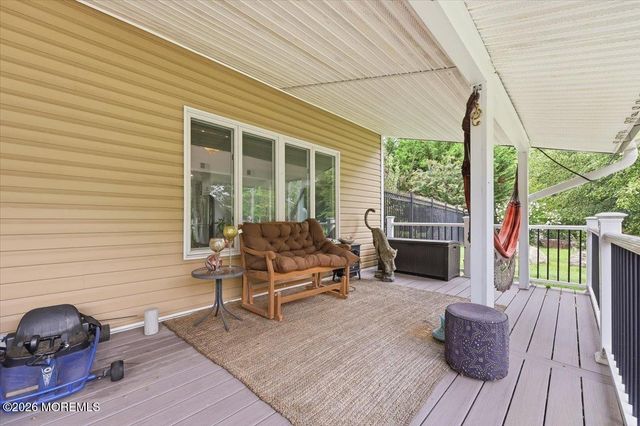 19 Hillside Road, Manalapan, NJ 07726