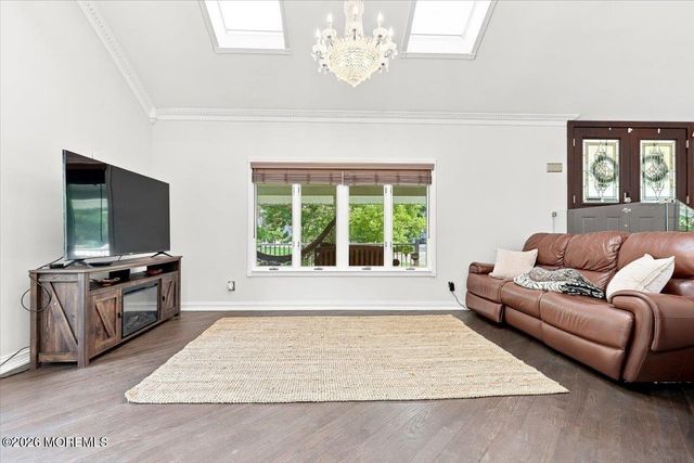 19 Hillside Road, Manalapan, NJ 07726