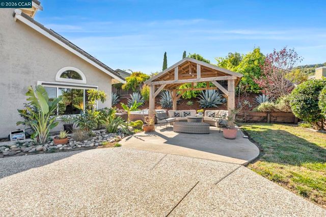 5405 Glenwood Ct, El Sobrante, CA 94803