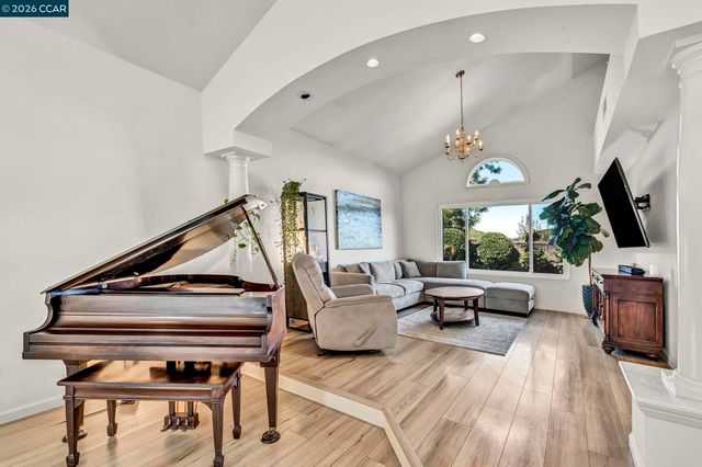 5405 Glenwood Ct, El Sobrante, CA 94803