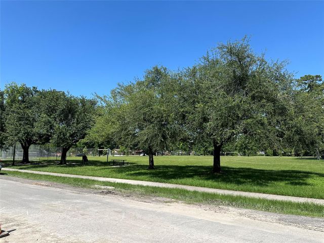 7214 Weyburn Street, Houston, TX 77028