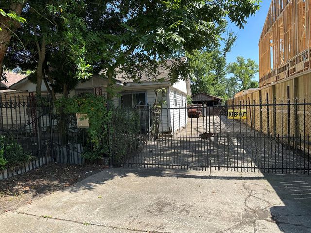 7214 Weyburn Street, Houston, TX 77028