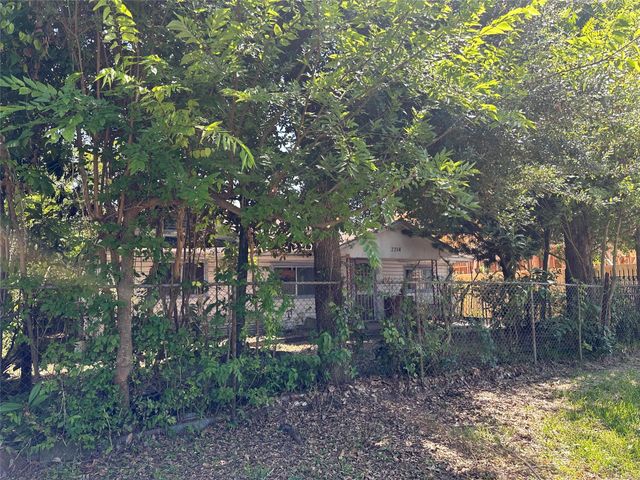 7214 Weyburn Street, Houston, TX 77028