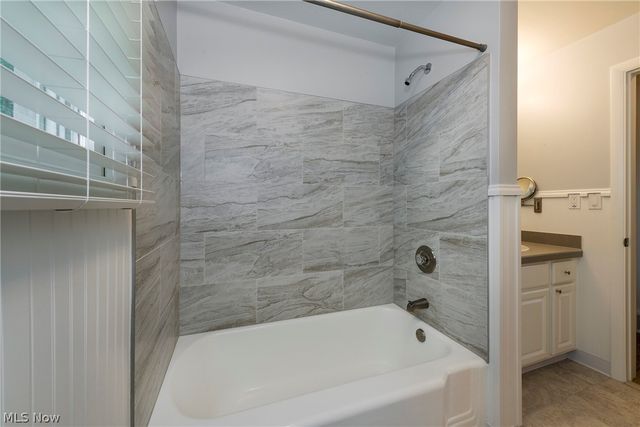 9837 Betty Lane, Elyria, OH 44035