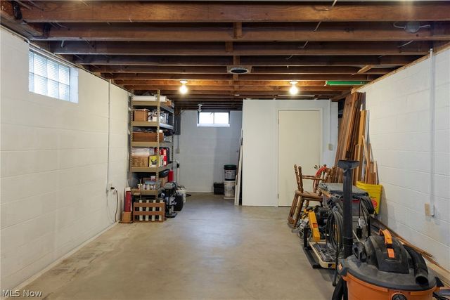 9837 Betty Lane, Elyria, OH 44035