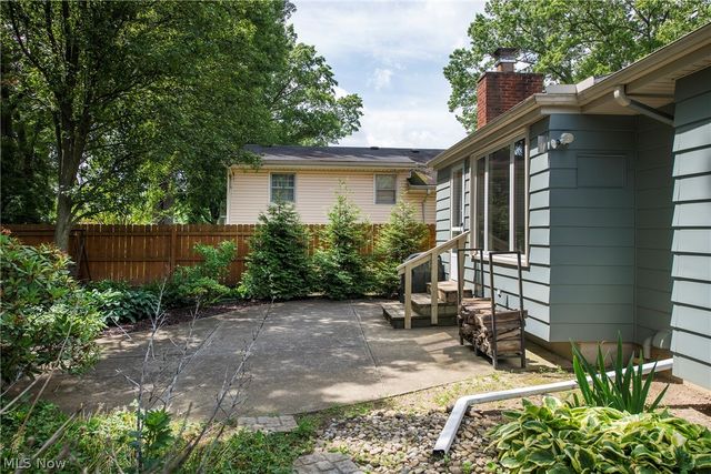 9837 Betty Lane, Elyria, OH 44035