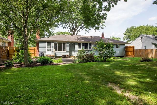 9837 Betty Lane, Elyria, OH 44035