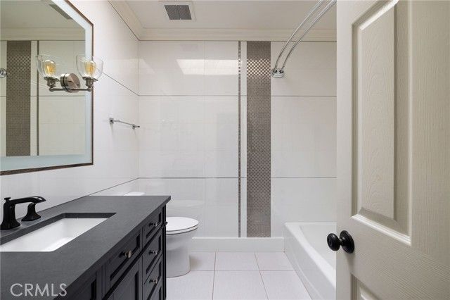 409 Vista Grande, Newport Beach, CA 92660