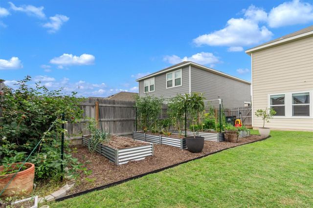 132 Thistle LN, Maxwell, TX 78656