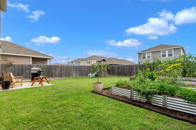 132 Thistle LN, Maxwell, TX 78656