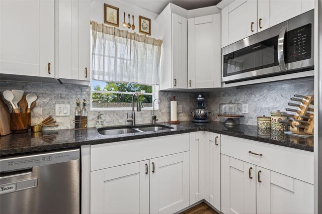 605 MEHLENBACHER ROAD, Belleair Bluffs, FL 33770