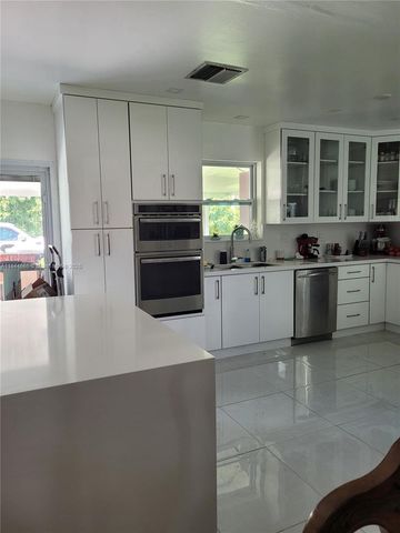 27220 SW 164th Ct, Homestead, FL 33031