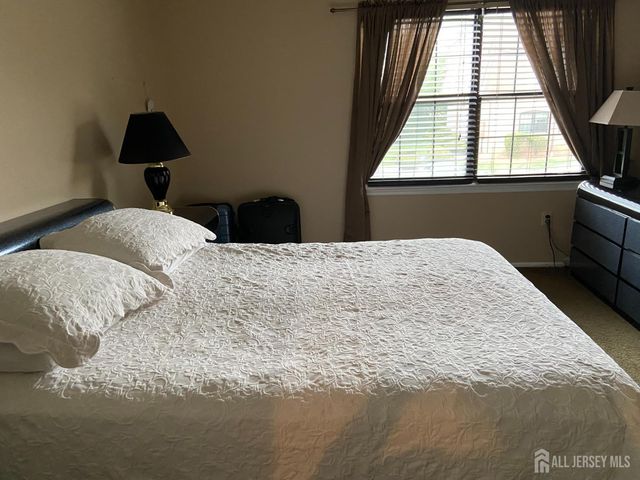 606 Green Hollow Drive, Iselin, NJ 08830
