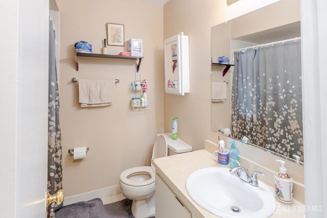 606 Green Hollow Drive, Iselin, NJ 08830
