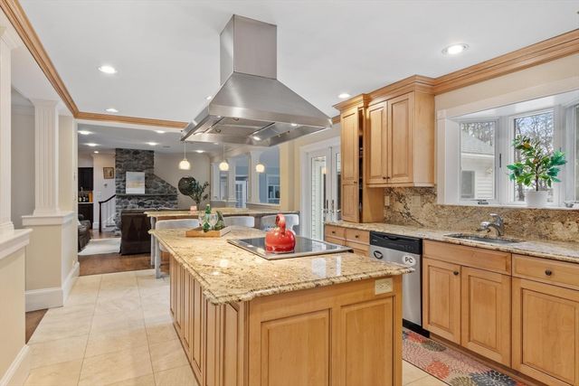 10 Peartree Drive, Westwood, MA 02090