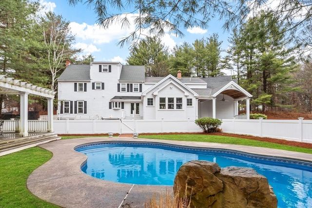 10 Peartree Drive, Westwood, MA 02090