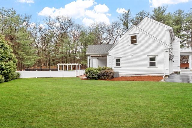 10 Peartree Drive, Westwood, MA 02090