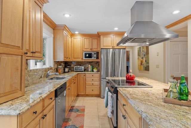 10 Peartree Drive, Westwood, MA 02090