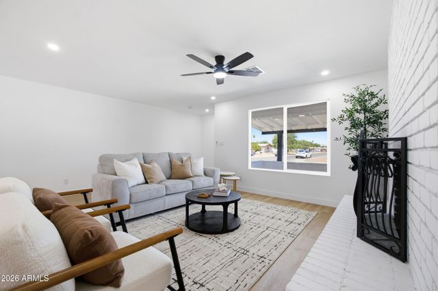 11834 N 49TH Avenue, Glendale, AZ 85304