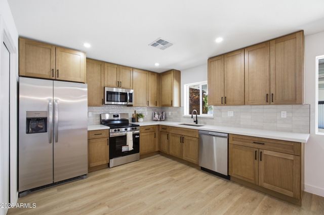 11834 N 49TH Avenue, Glendale, AZ 85304