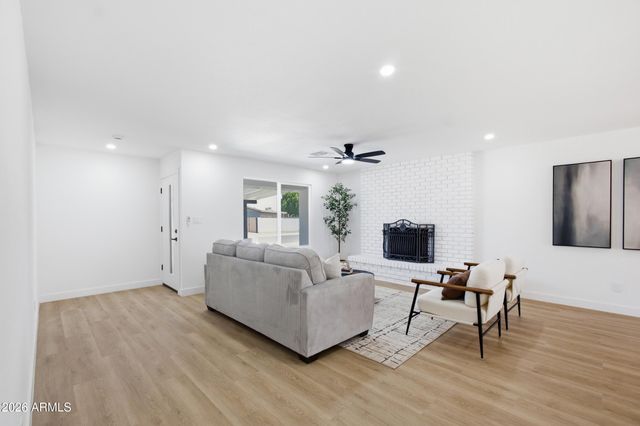 11834 N 49TH Avenue, Glendale, AZ 85304