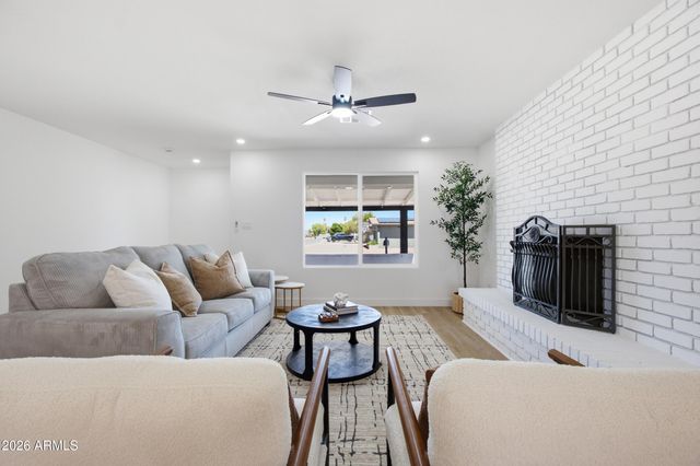 11834 N 49TH Avenue, Glendale, AZ 85304