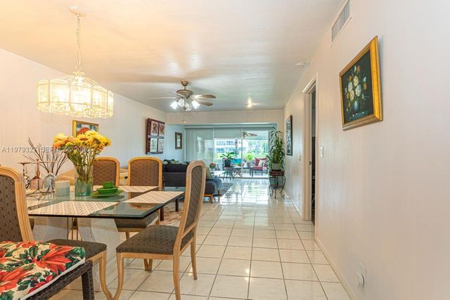 1421 NW 19th Ter 102, Delray Beach, FL 33445