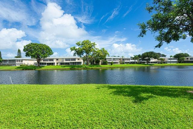 1421 NW 19th Ter 102, Delray Beach, FL 33445