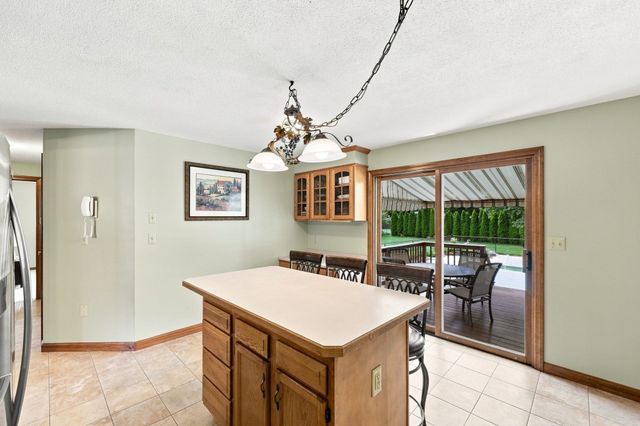 89 Zachary Ln, Agawam, MA 01001