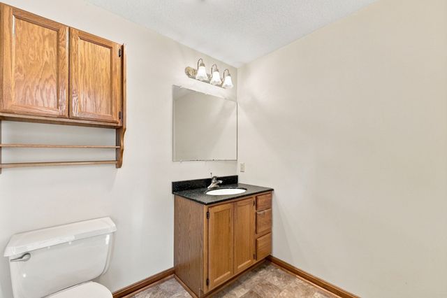 89 Zachary Ln, Agawam, MA 01001