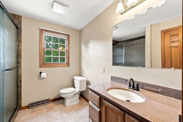 89 Zachary Ln, Agawam, MA 01001