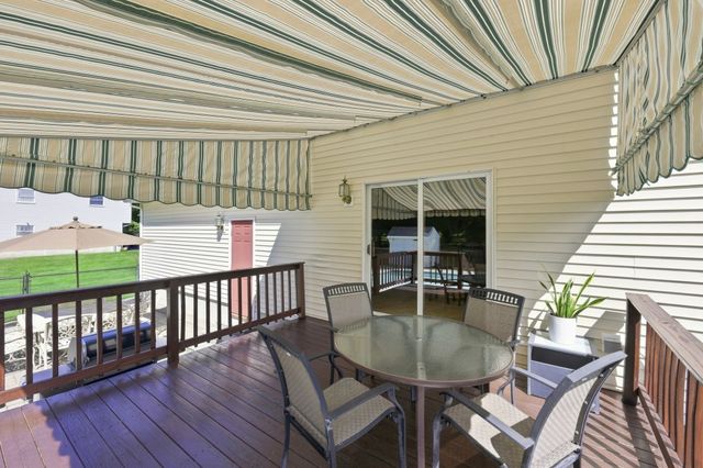 89 Zachary Ln, Agawam, MA 01001