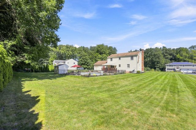 89 Zachary Ln, Agawam, MA 01001