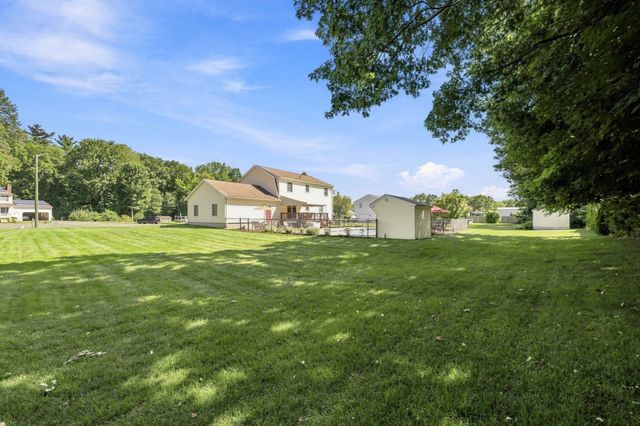 89 Zachary Ln, Agawam, MA 01001