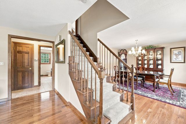 89 Zachary Ln, Agawam, MA 01001