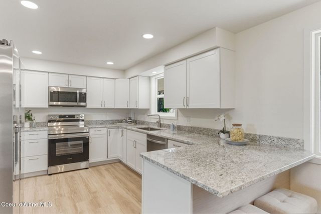 5605 N PINEGROVE DR, Coeur D'alene, ID 83814