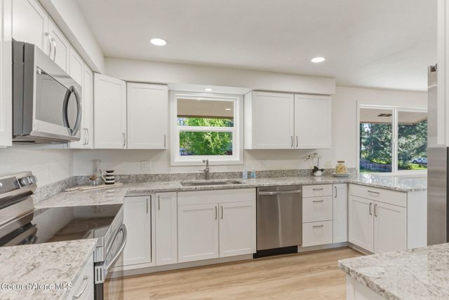 5605 N PINEGROVE DR, Coeur D'alene, ID 83814