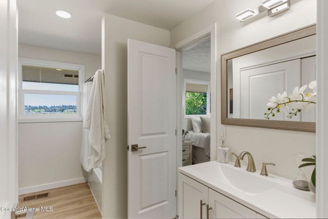5605 N PINEGROVE DR, Coeur D'alene, ID 83814