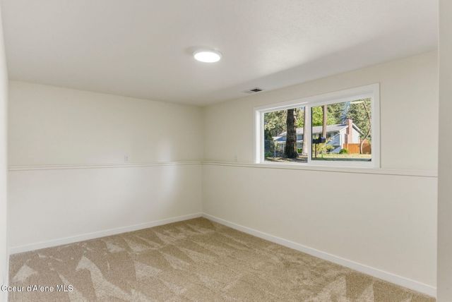 5605 N PINEGROVE DR, Coeur D'alene, ID 83814
