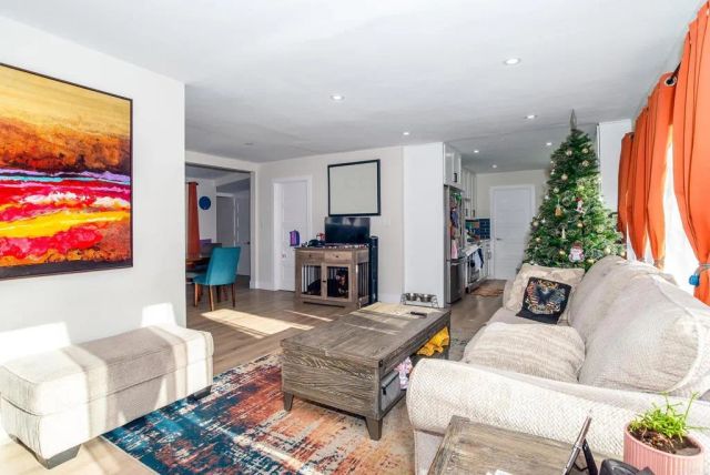 4776 Del Monte Avenue, San Diego, CA 92107