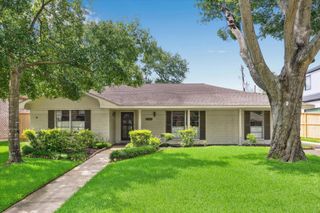 6249 Piping Rock Lane, Houston, TX 77057