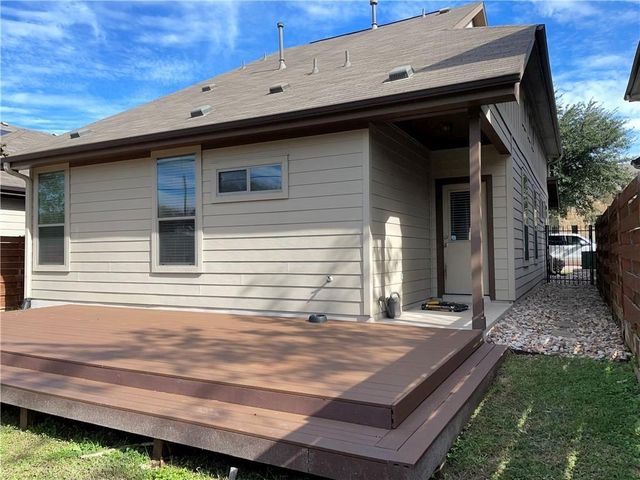 2001 Faro DR 9, Austin, TX 78741