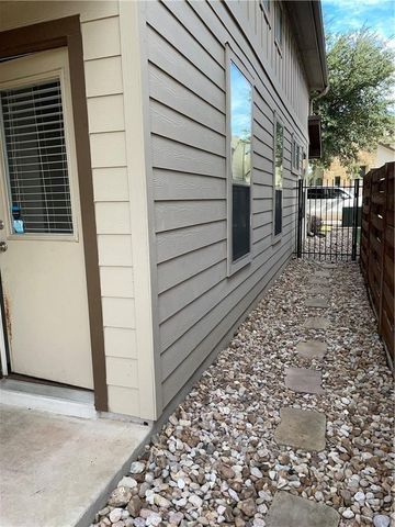 2001 Faro DR 9, Austin, TX 78741