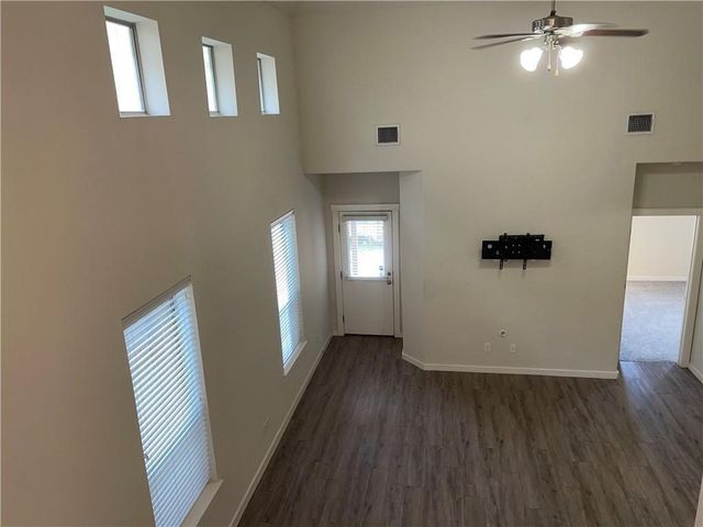 2001 Faro DR 9, Austin, TX 78741