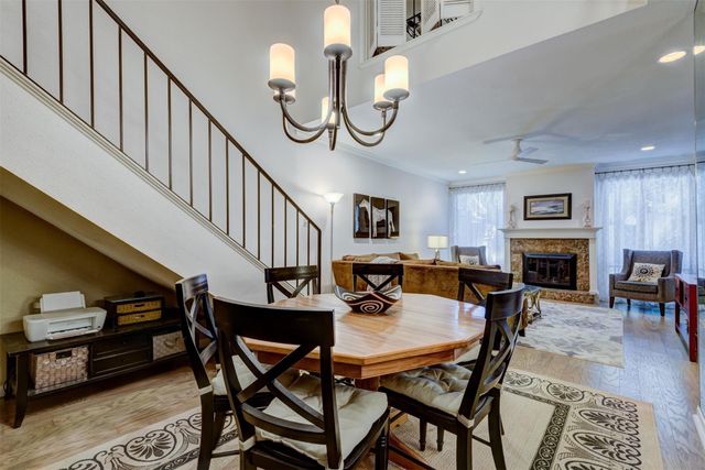 2409 Bering Drive 12, Houston, TX 77057